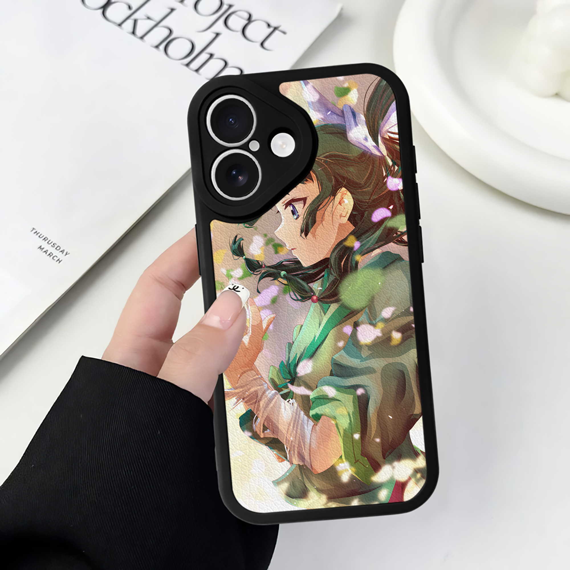 （画像用） 薬屋のひとりごと The Apothecary Diaries 【iPhone 16シリーズ対応】シリコンスマホケース（レザー調） 材質：シリコン